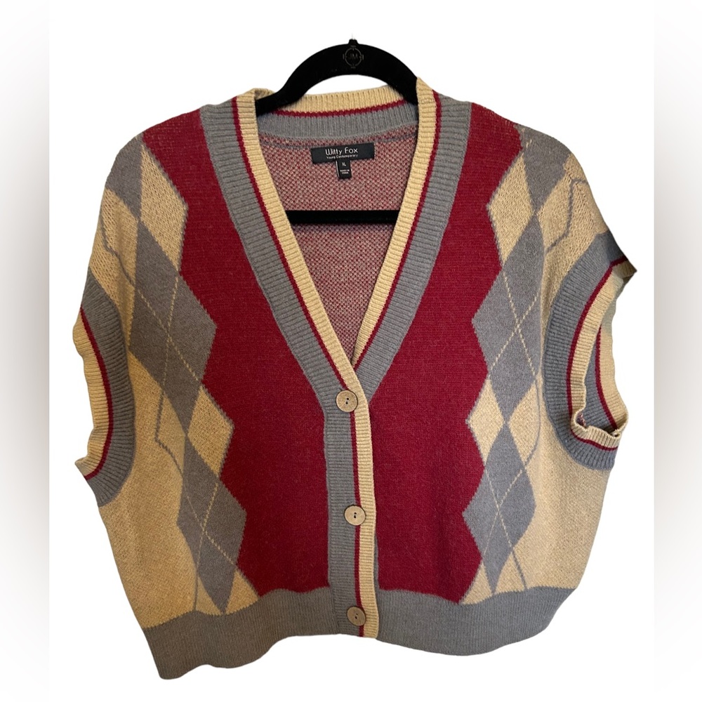 Witty Fox Cropped Sweater
Argyle Vest size xl